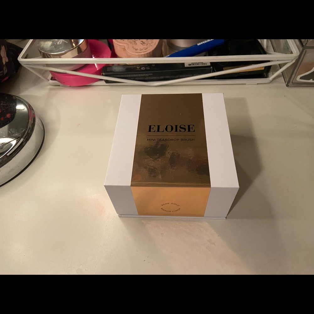 Eloise Mini Teardrop Brush